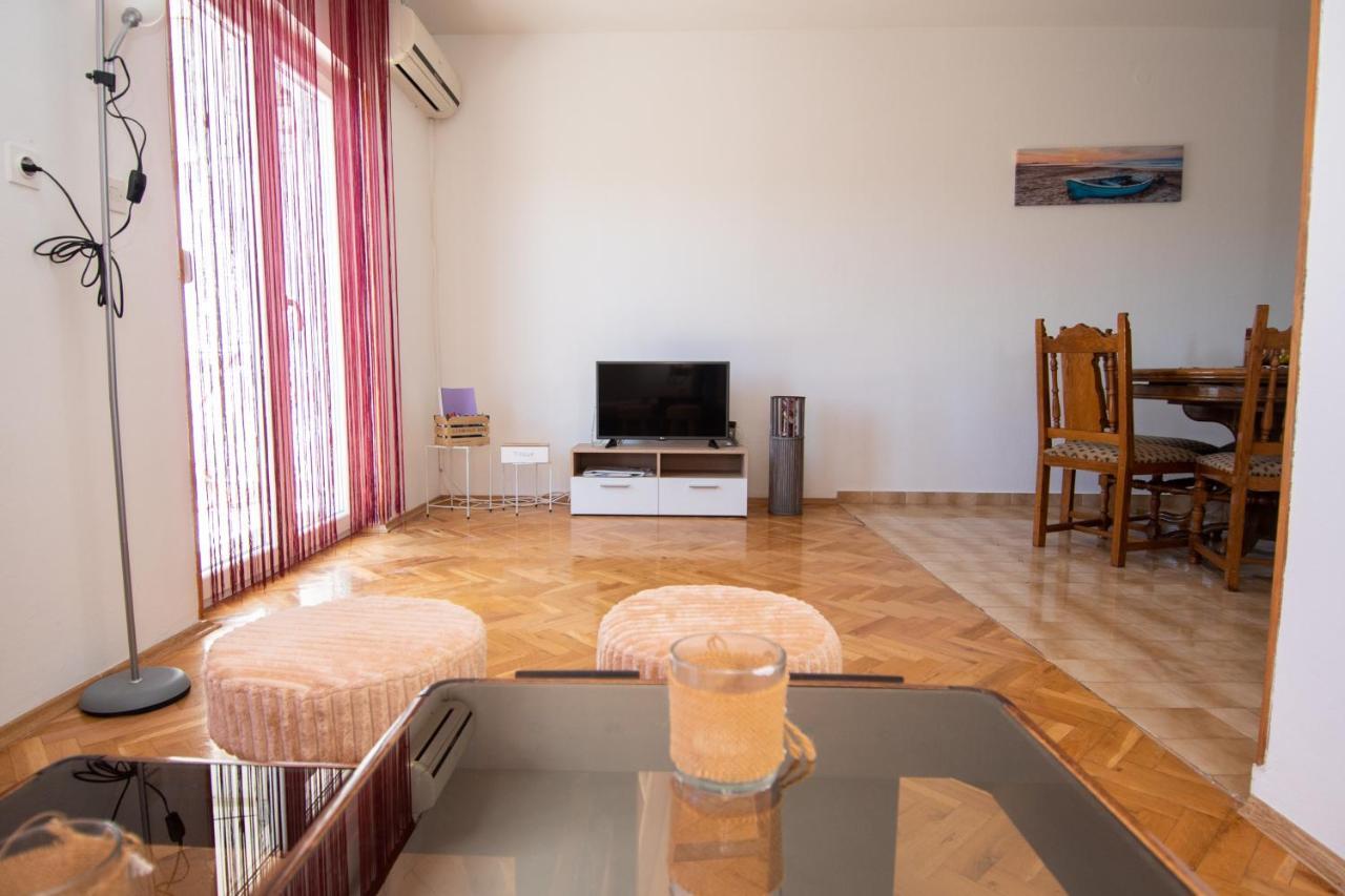 Apartmani Ivana 2 Kastela Bagian luar foto