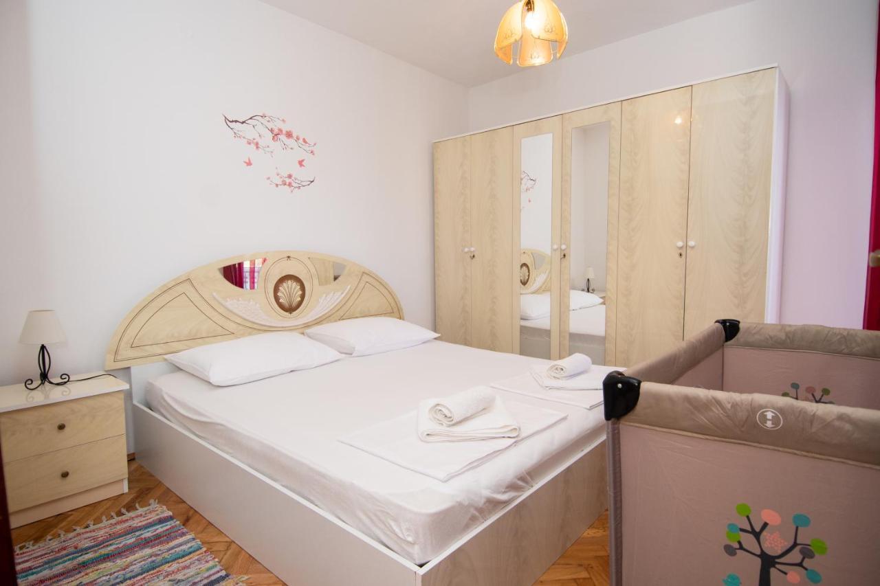 Apartmani Ivana 2 Kastela Bagian luar foto