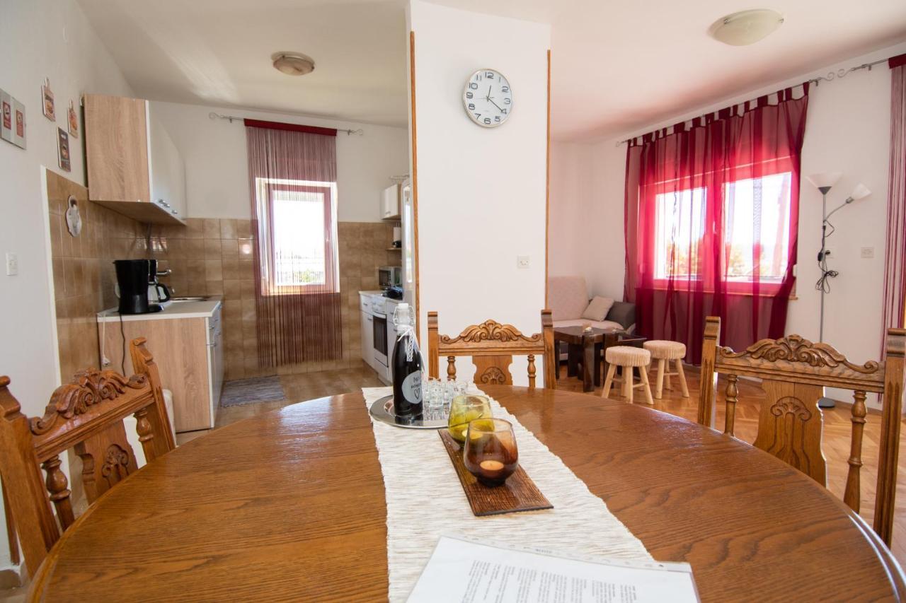 Apartmani Ivana 2 Kastela Bagian luar foto